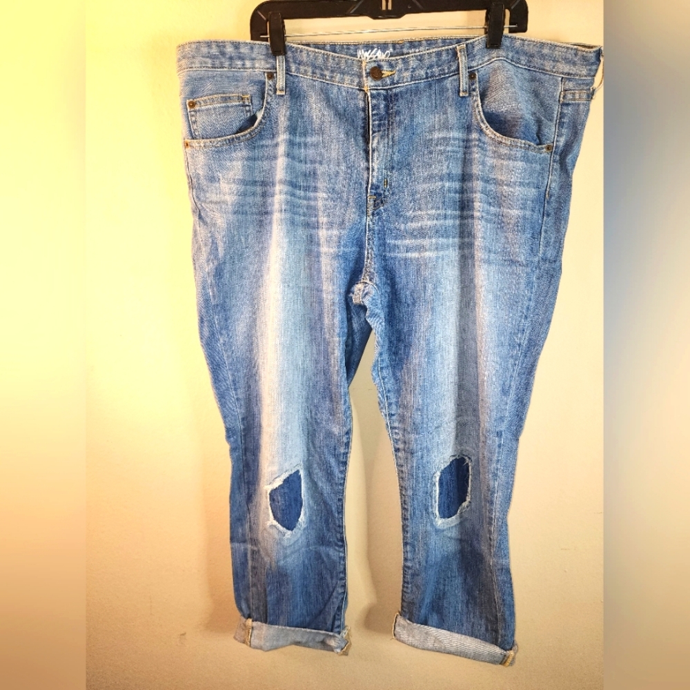 Mossimo Supply Co Blue Ankle Cropped Jeans with Distressed Details